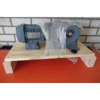 9,7 RPM  0,37 kW Asmaat 40 mm  IE3. UNUSED 